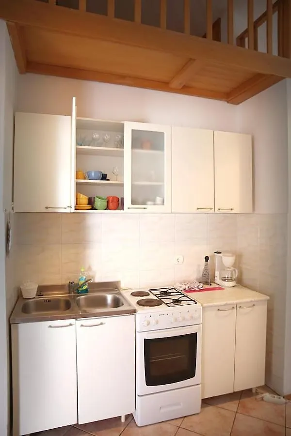 Apartment At Sandy Beach Zdrijac Nin 4