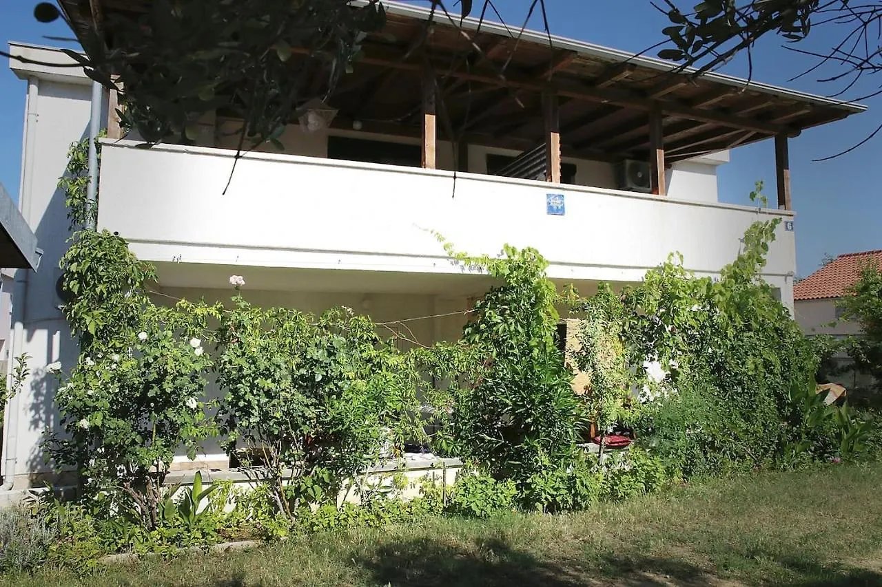Apartment At Sandy Beach Zdrijac Nin 4