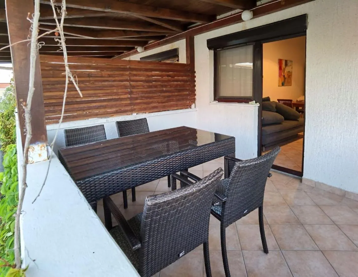 Apartment At Sandy Beach Zdrijac Nin 4